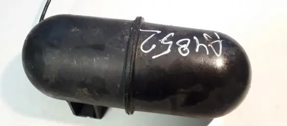 Vacuum air tank