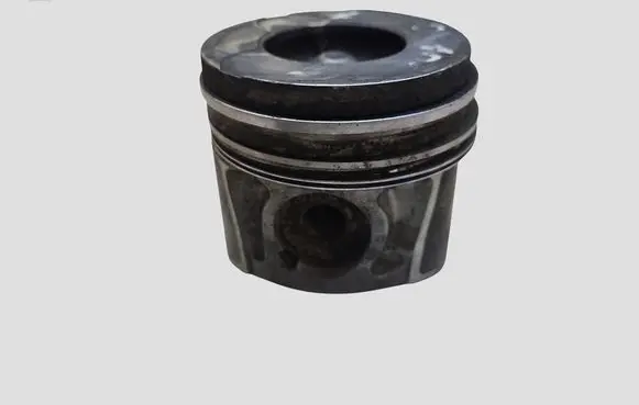 Volvo V50 Piston
