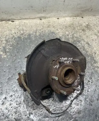 Mitsubishi L200 Front wheel hub