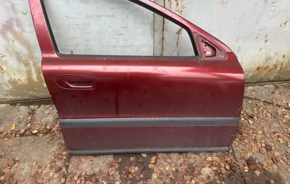 Volvo V70 Front door