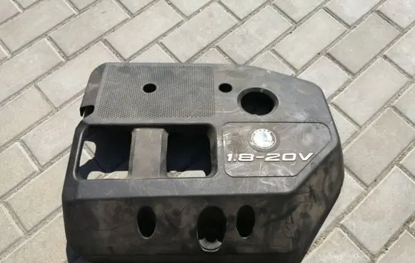 Volkswagen Golf IV Engine cover (trim) 06A103925K
