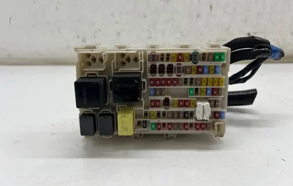 Nissan X-Trail T33 Fuse module 243506RA1B