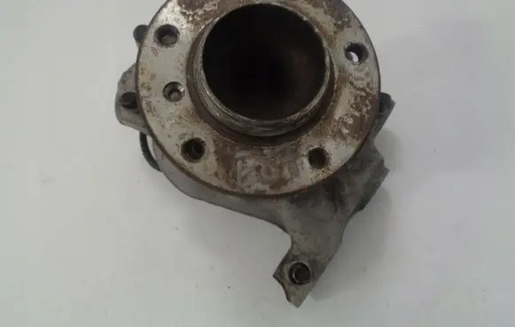 Front wheel hub spindle knuckle