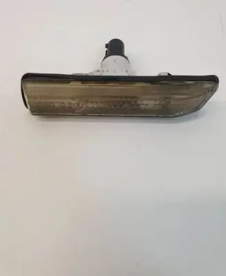 BMW X5 E53 Front fender indicator light 8382104 037116 63132492180