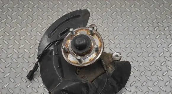 Ford Mustang VI Front wheel hub FR3639C8A