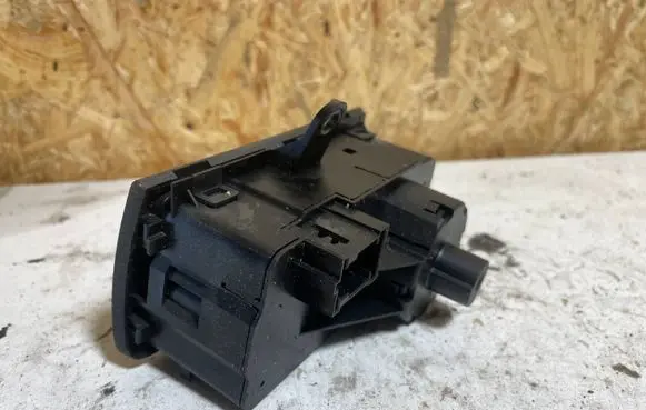Mercedes-Benz E W211 Light switch 2115450304 04056020