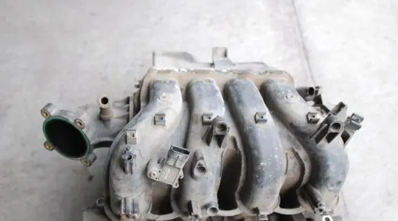 Opel Astra J Intake manifold
