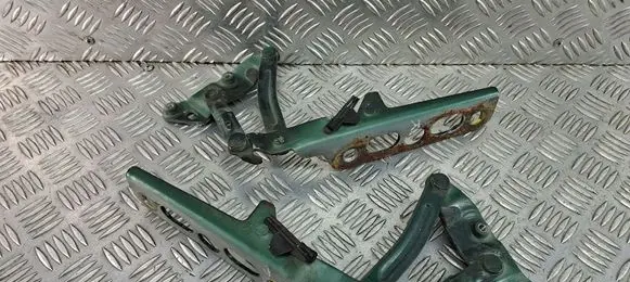 Ford Mondeo Mk III Engine bonnet/hood hinges 