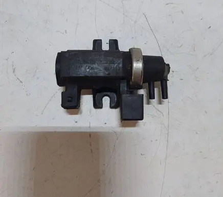 BMW 5 E39 Turbo solenoid valve 72279600
