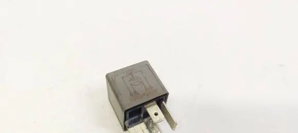 Audi A6 S6 C5 4B Other relay 8D0951253