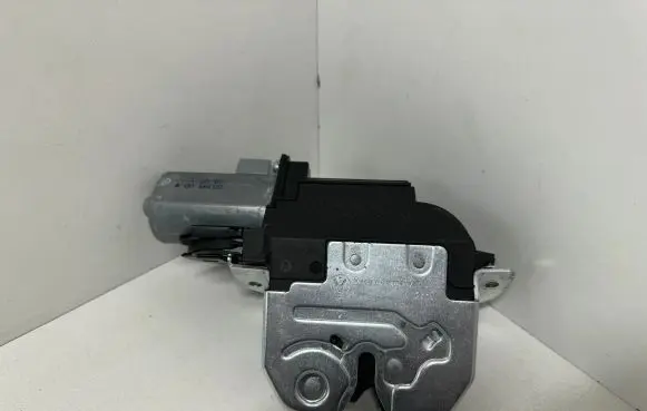 Volkswagen Touareg II Tailgate/trunk/boot lock/catch/latch 7P0827505K