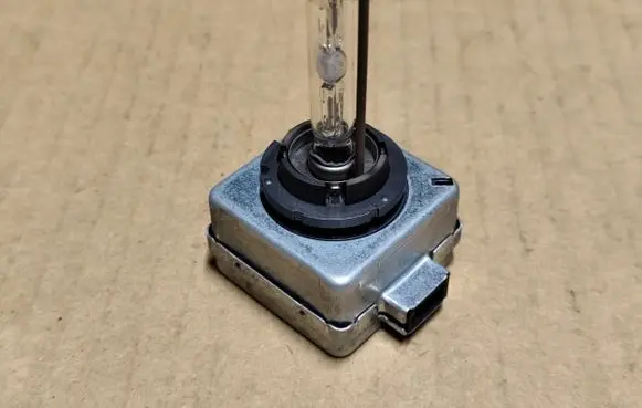 Chrysler 300 - 300C Xenon bulb D1S