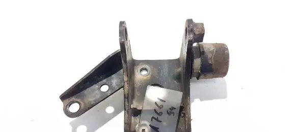 Toyota Corolla Verso AR10 Engine mounting bracket