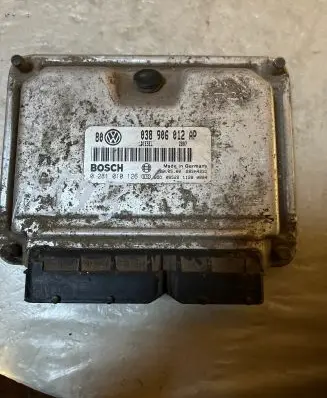 Volkswagen Golf V Engine control unit/module 038906012AP 11280804 28SA4231