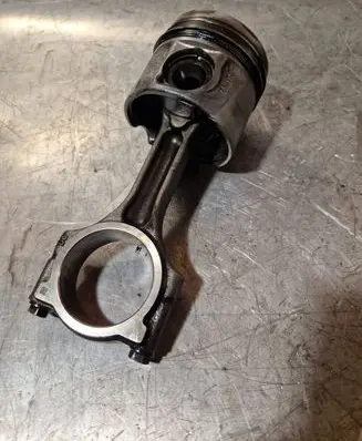 Nissan NV300 Piston 080340