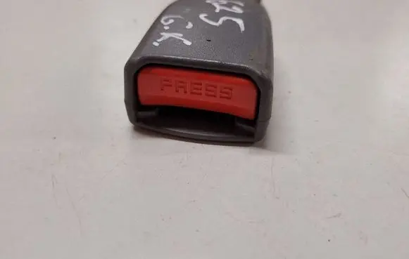 KIA Carens I Rear seatbelt