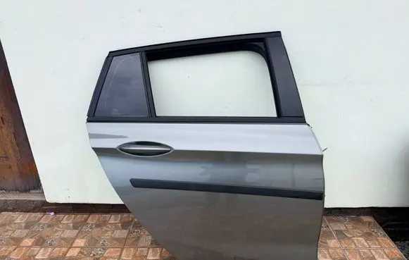 Vauxhall Astra K Rear door