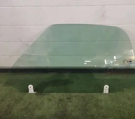 Fiat Barchetta Front door window glass four-door 