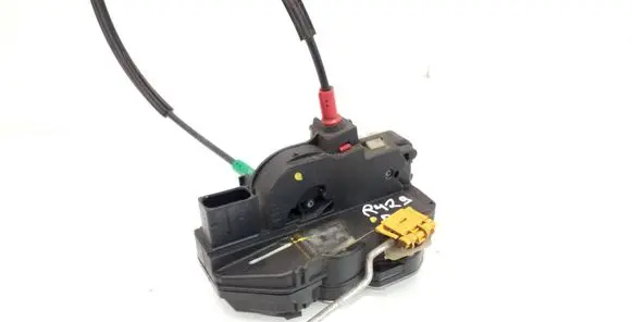 Opel Zafira C Rear door lock