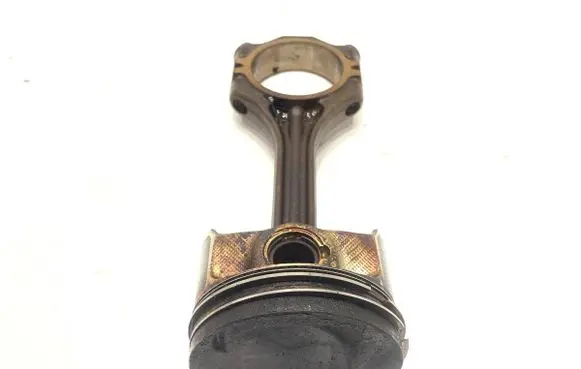 Seat Altea XL Piston with connecting rod CAX