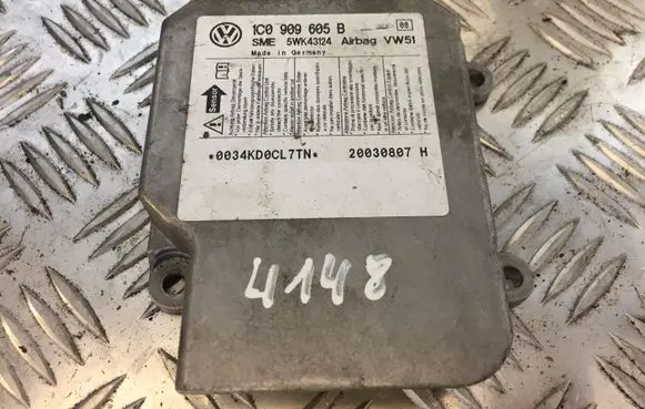 Volkswagen PASSAT B5.5 Airbag control unit/module 1C0909605B 4148