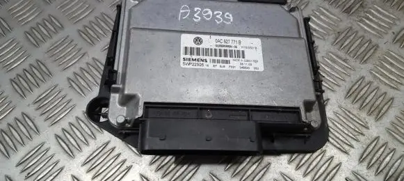Volkswagen Touareg I Engine control unit/module 5WP22505 0AC927771B