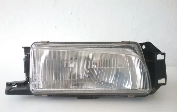 Mazda 323 Headlight/headlamp 11061301 11061308 0288085