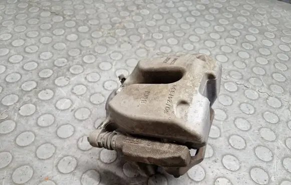 BMW 3 G20 G21 Front brake caliper 6872800