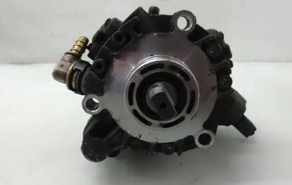 Volvo V50 Fuel injection high pressure pump 9685705080