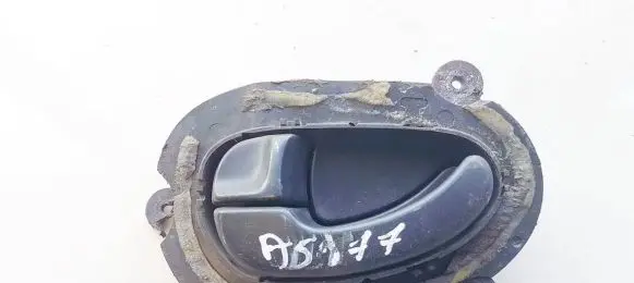 Peugeot 406 Rear door interior handle 9616307577