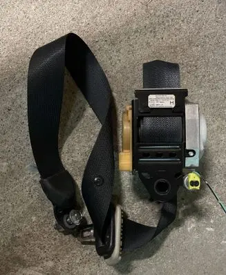 Mazda CX-7 Front seatbelt