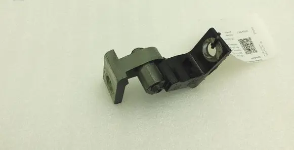 Volkswagen Jetta VI Front door upper hinge 8K0831402H