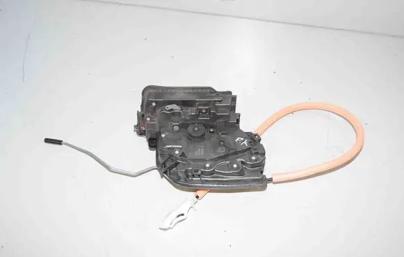 BMW 5 G30 G31 Front door lock 7477685 51217477685