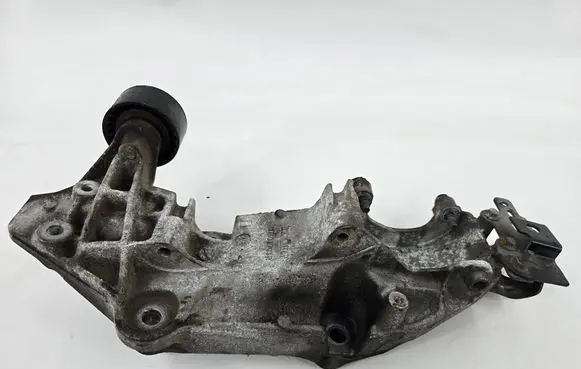 Nissan Qashqai Generator/alternator bracket 117103703R
