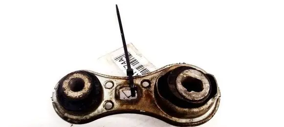 Nissan Primera Engine mount bracket 