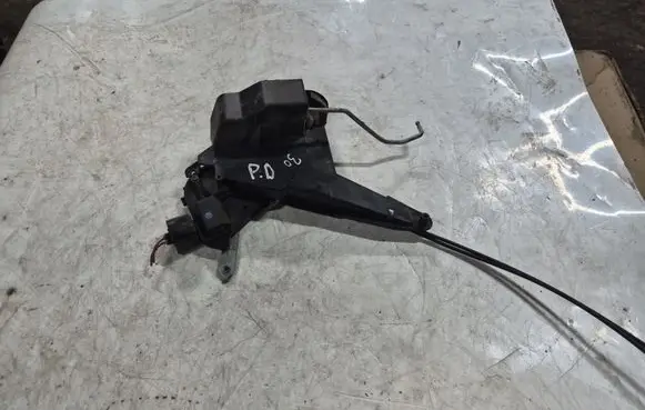 Toyota Corolla Verso E121 Front door lock