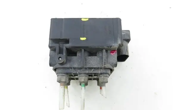 Mercedes-Benz S W221 Air suspension valve block 2513200058