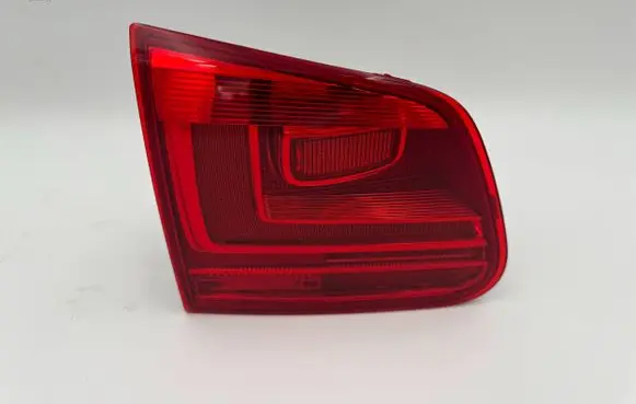 Volkswagen Tiguan Tailgate rear/tail lights 178957 LP300
