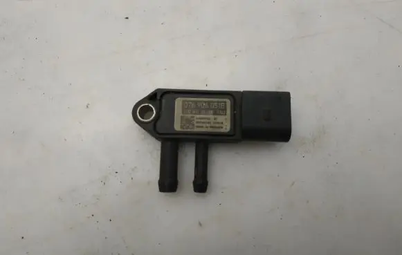 Volkswagen PASSAT CC Exhaust gas pressure sensor 076906051B