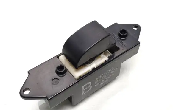 Mitsubishi Outlander Electric window control switch MR587944
