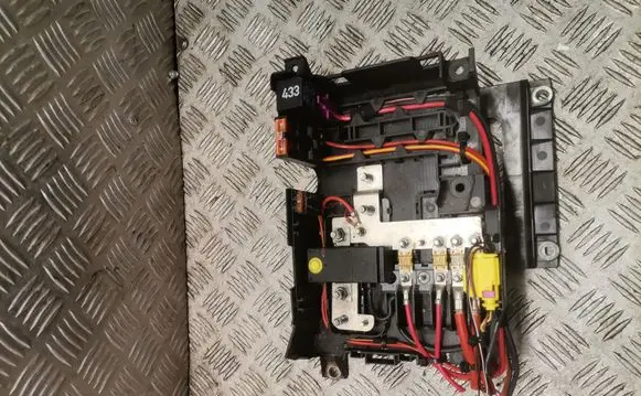 Porsche Cayenne (9PA) Fuse module 7l0937548