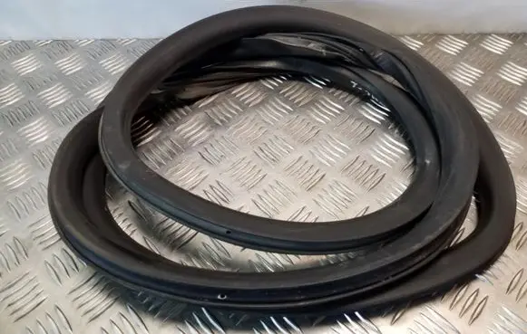 Seat Leon (1P) Rear door rubber seal (on body) 