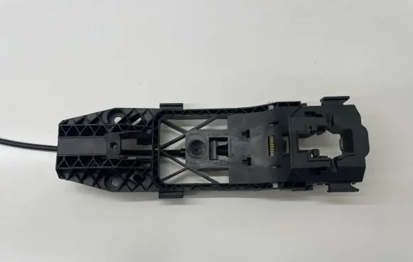 Front door exterior handle/bracket
