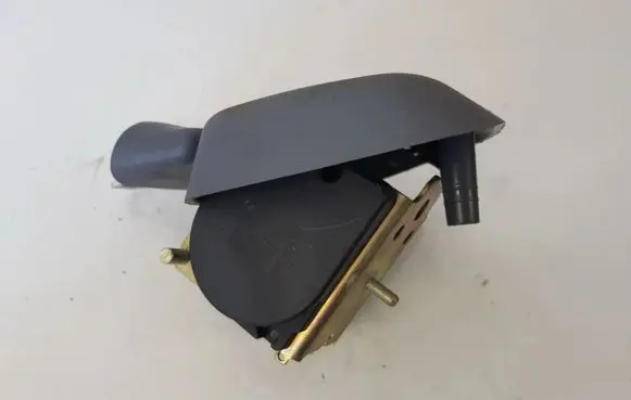 Renault Megane I Rear seatbelt 7700422379