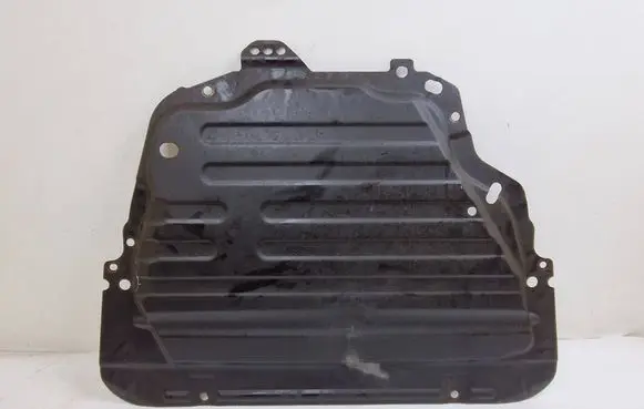 Land Rover Freelander 2 - LR2 Engine splash shield/under tray CH525F002AA