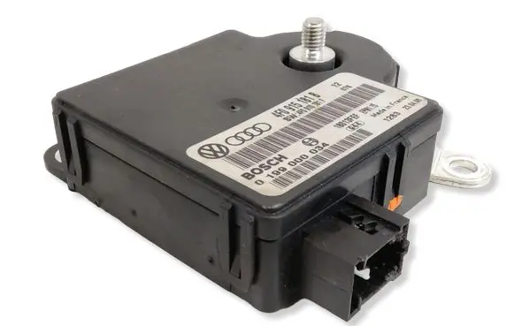 Audi A6 S6 C6 4F Power management control unit 4F0915181B