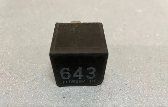 Audi A4 S4 B7 8E 8H Other relay 8K0951253