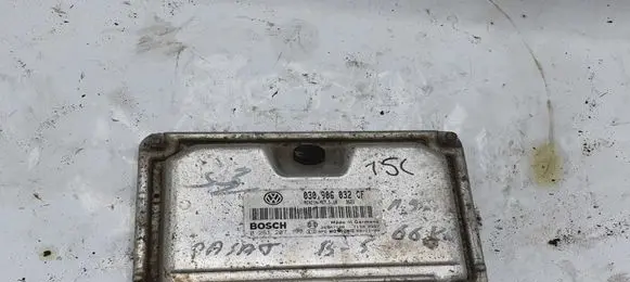 Volkswagen PASSAT B5 Engine control unit/module 030906032CF 0261207177