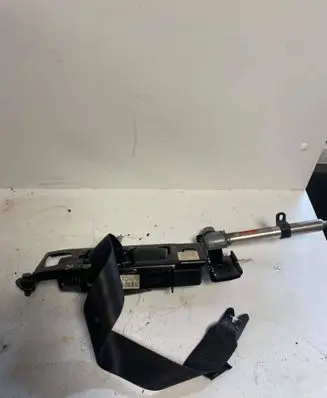 Volvo V50 Front seatbelt 6841782