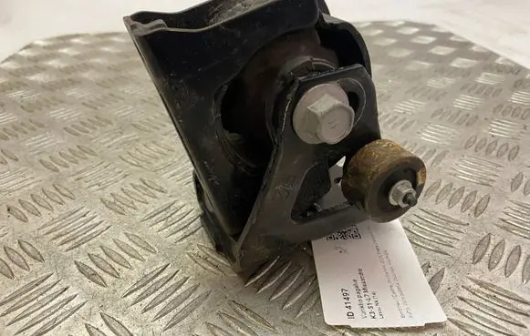 Lexus NX Engine mount bracket